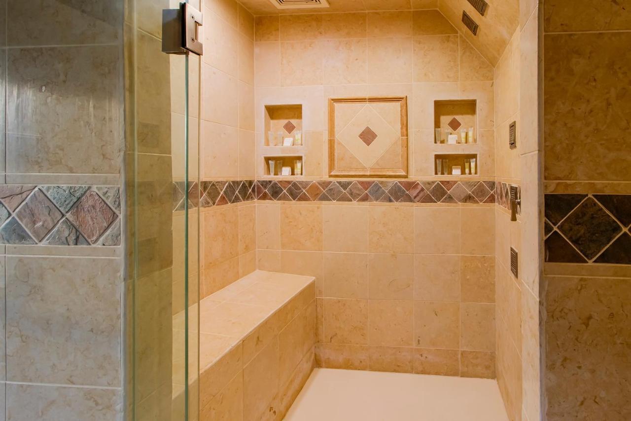 Oyo Pinewood Inn & Suites Silsbee ภายนอก รูปภาพ